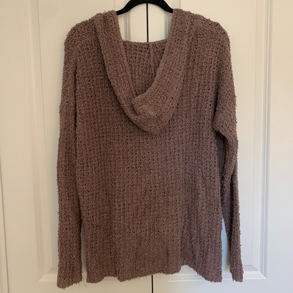 American Eagle Hooded Sweater - Picture 4 of 4